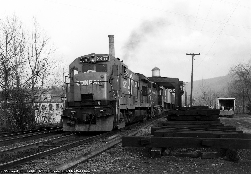 Conrail U33B 2957